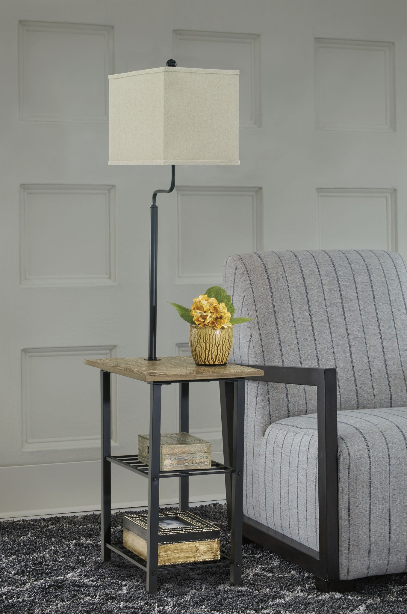 Shianne - Metal Tray Lamp - Black