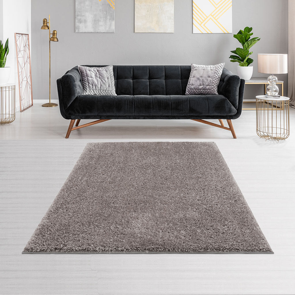 Soft Polyester Shag Rug: Plush & Cozy