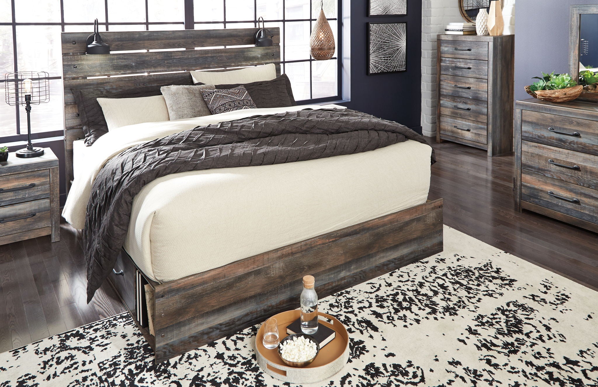 Drystan - Panel Bed