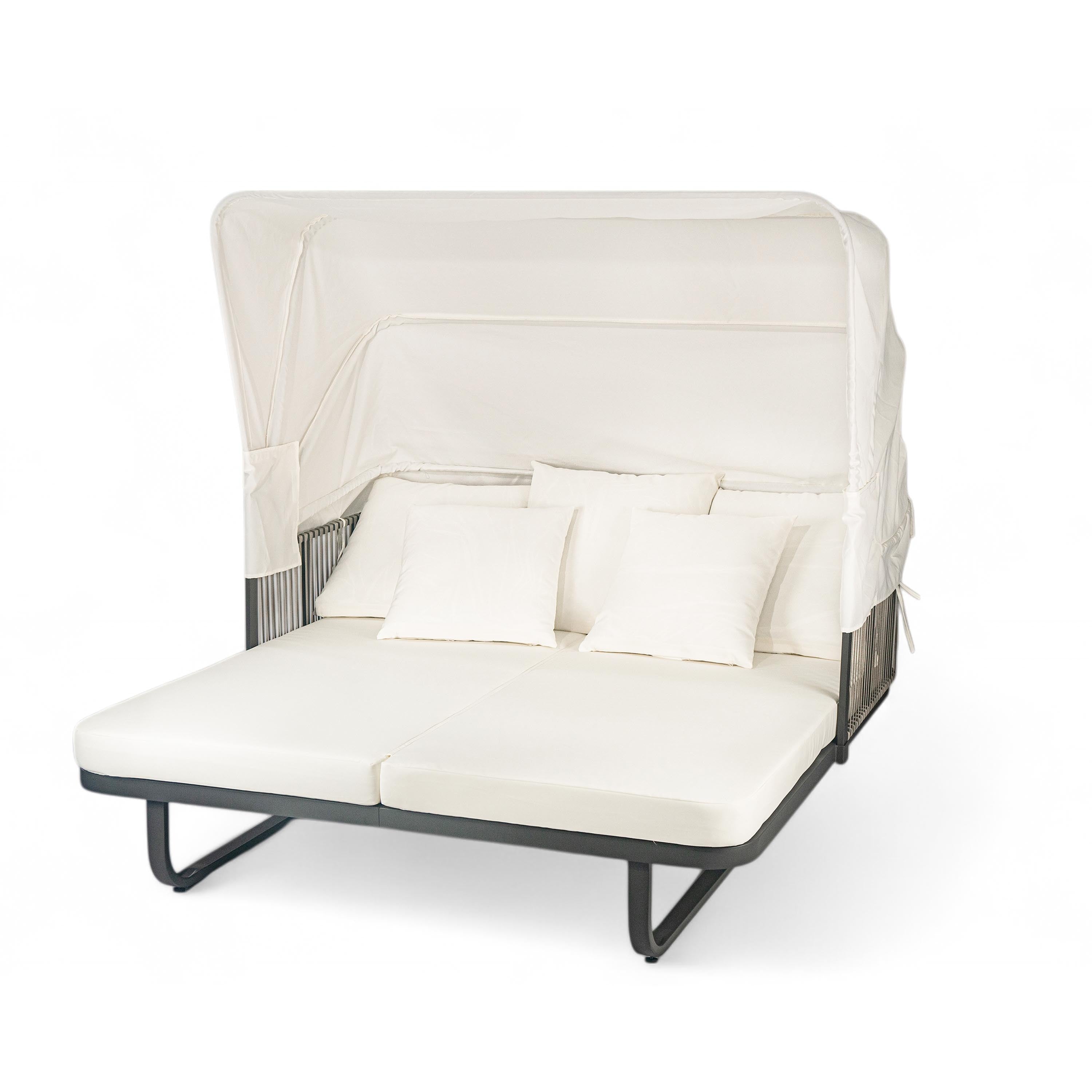 Outdoor Patio Daybed with Retractable Sunshade, Beige Rattan