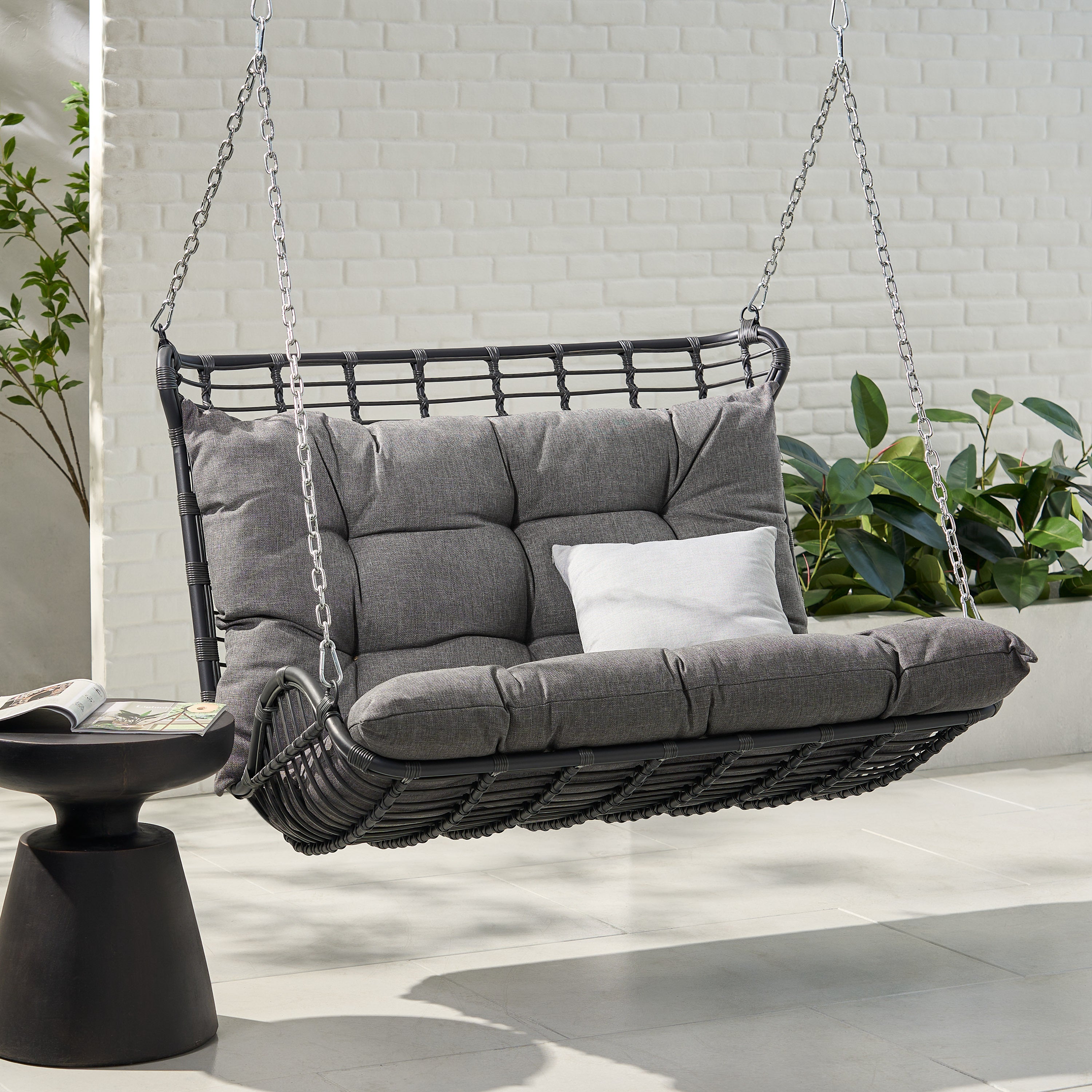 Arruda Porch Swing: Relax & Enjoy the Outdoors