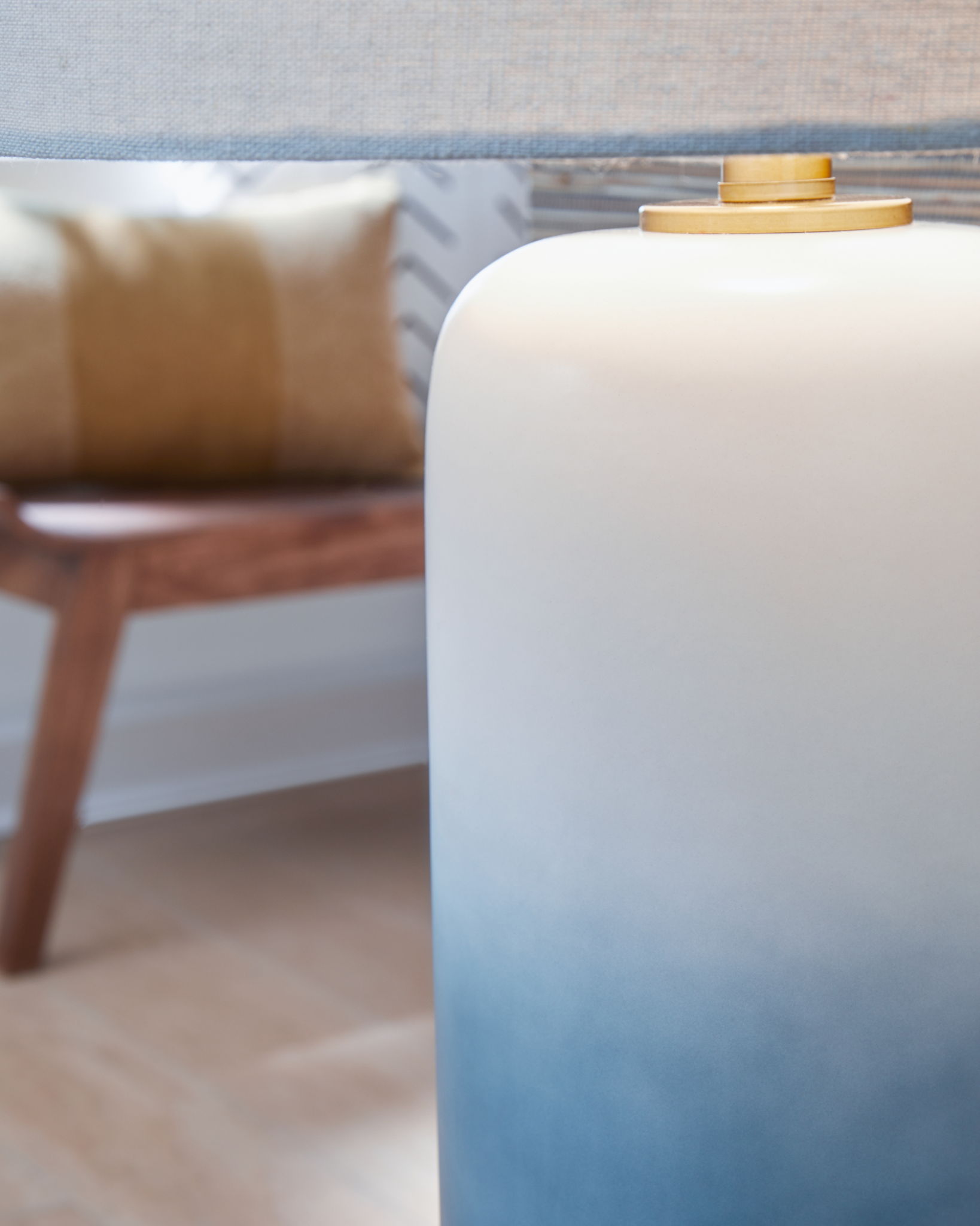 Lemrich - Ceramic Table Lamp - White