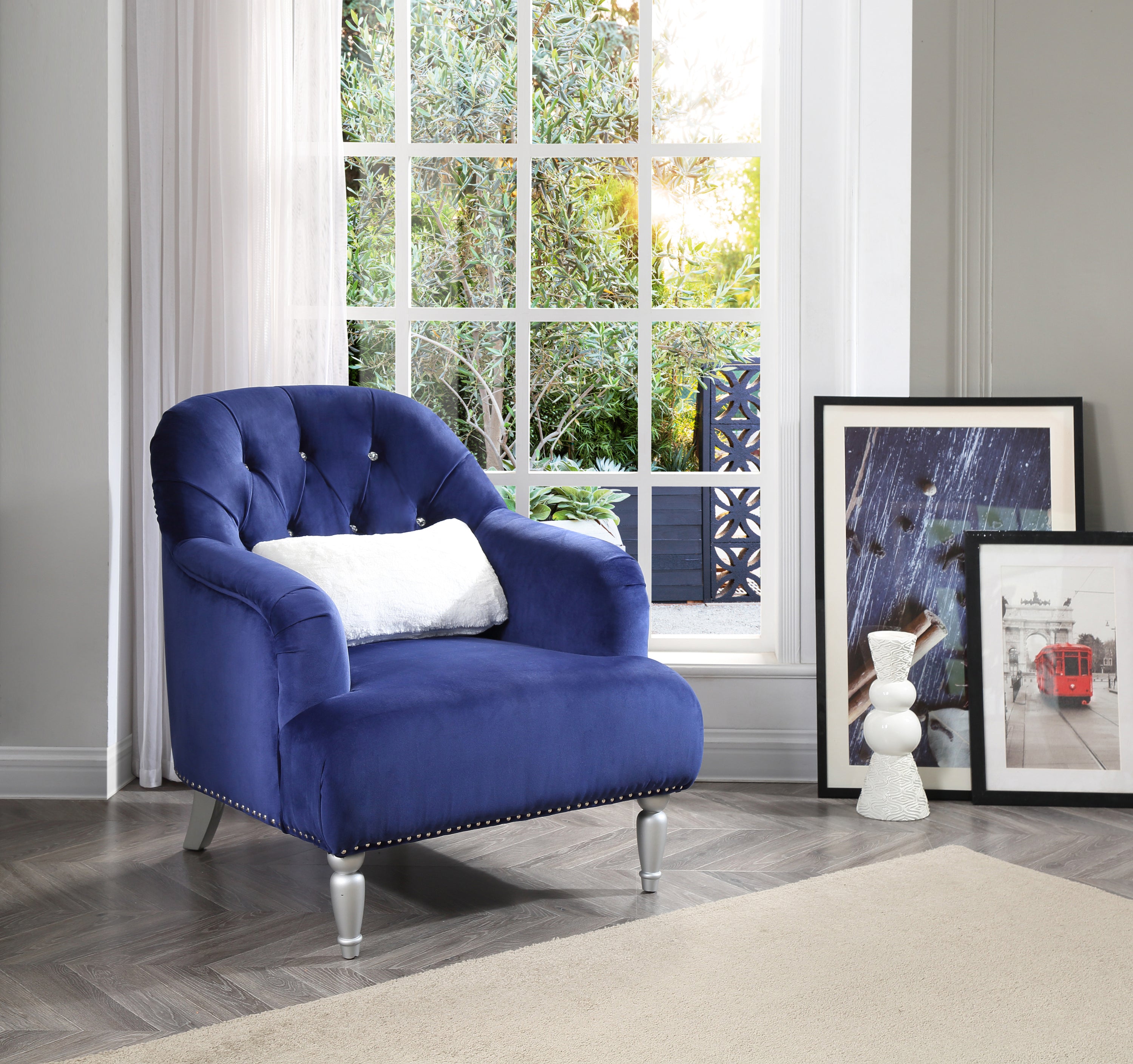 Blue Armchair: Charming One-Seater