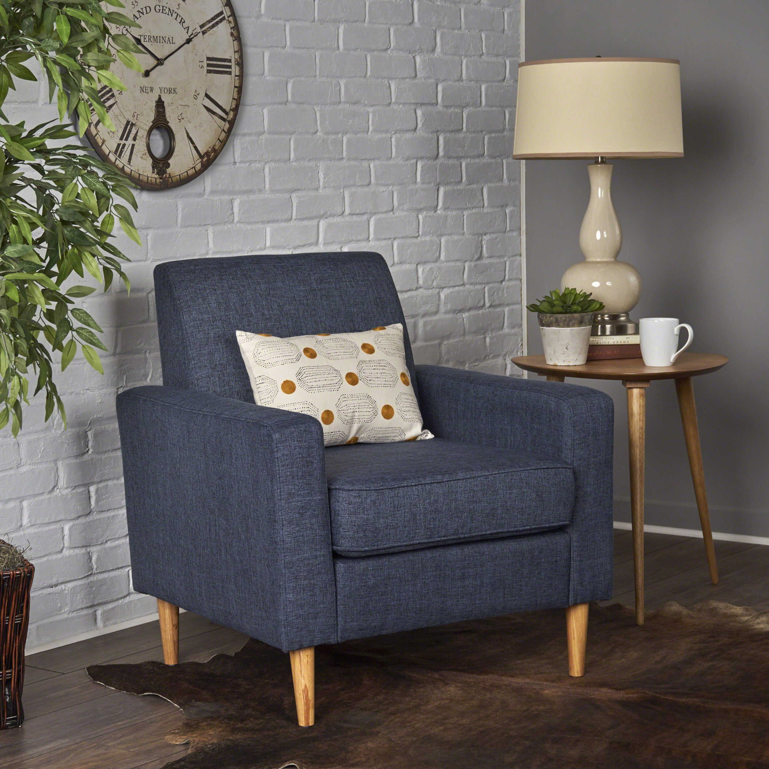 CLUB CHAIR