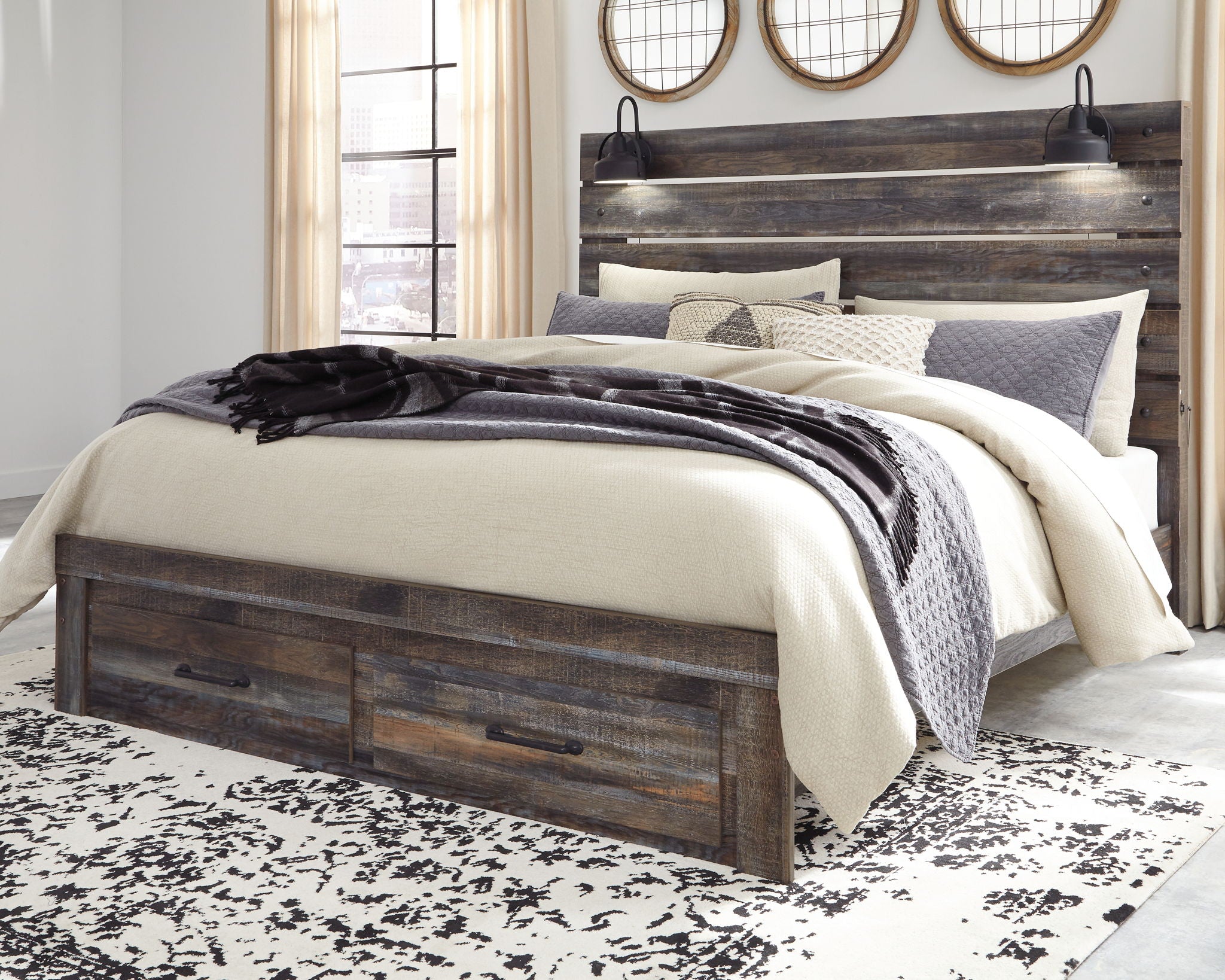 Drystan - Panel Bed