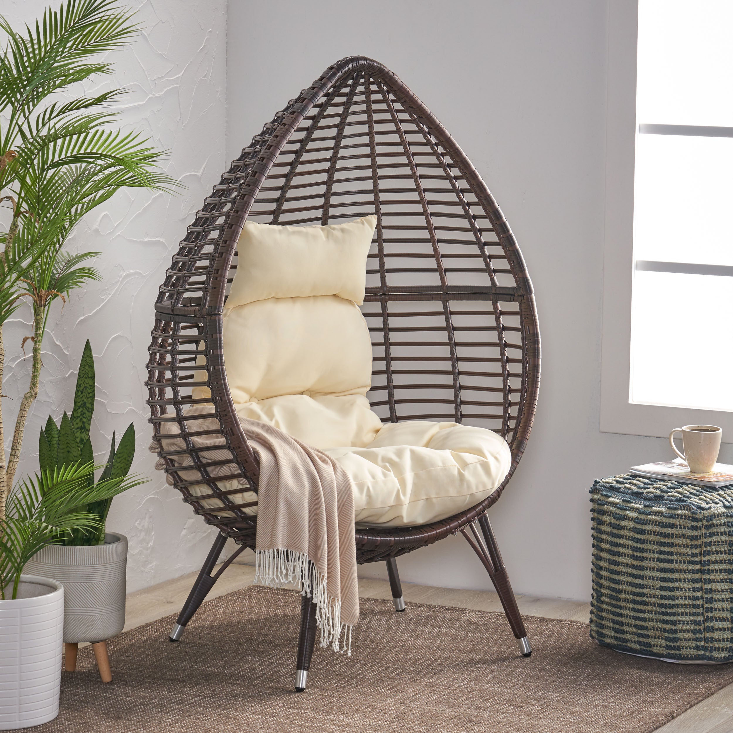 Cutter Teardrop Chair: Modern & Stylish Seating