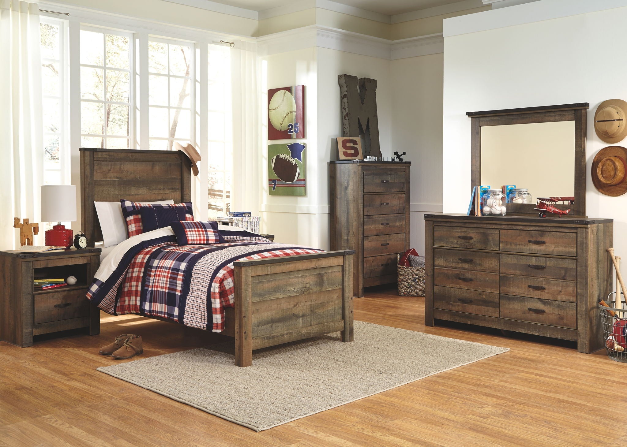 Trinell - Panel Bed