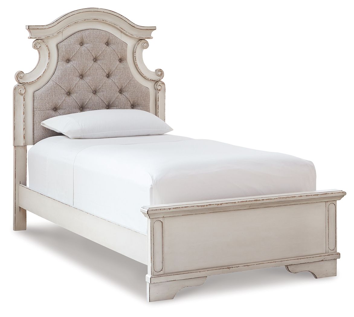 Realyn - Panel Bed