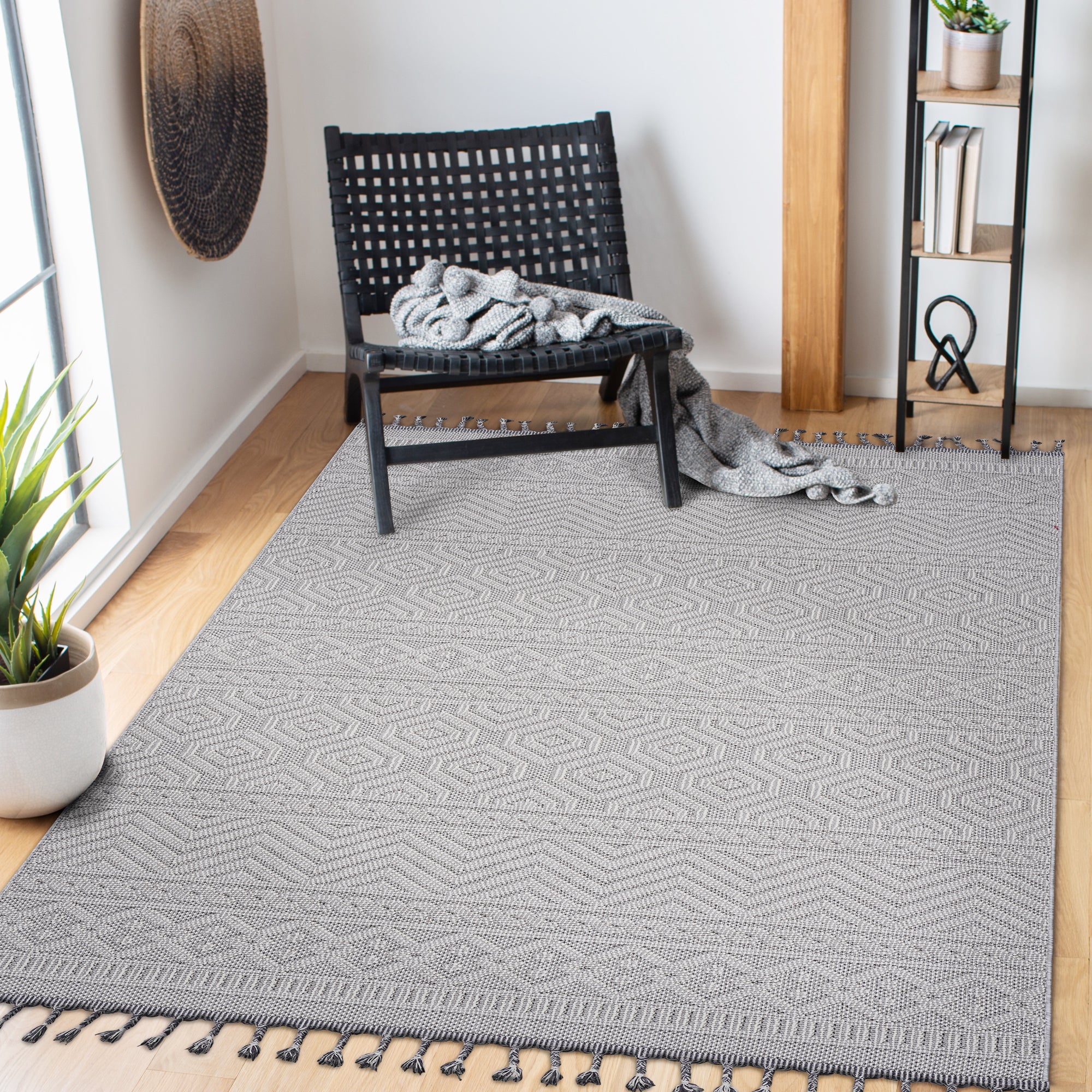 Geometric Area Rug: Loom & Luxe 8x10 White