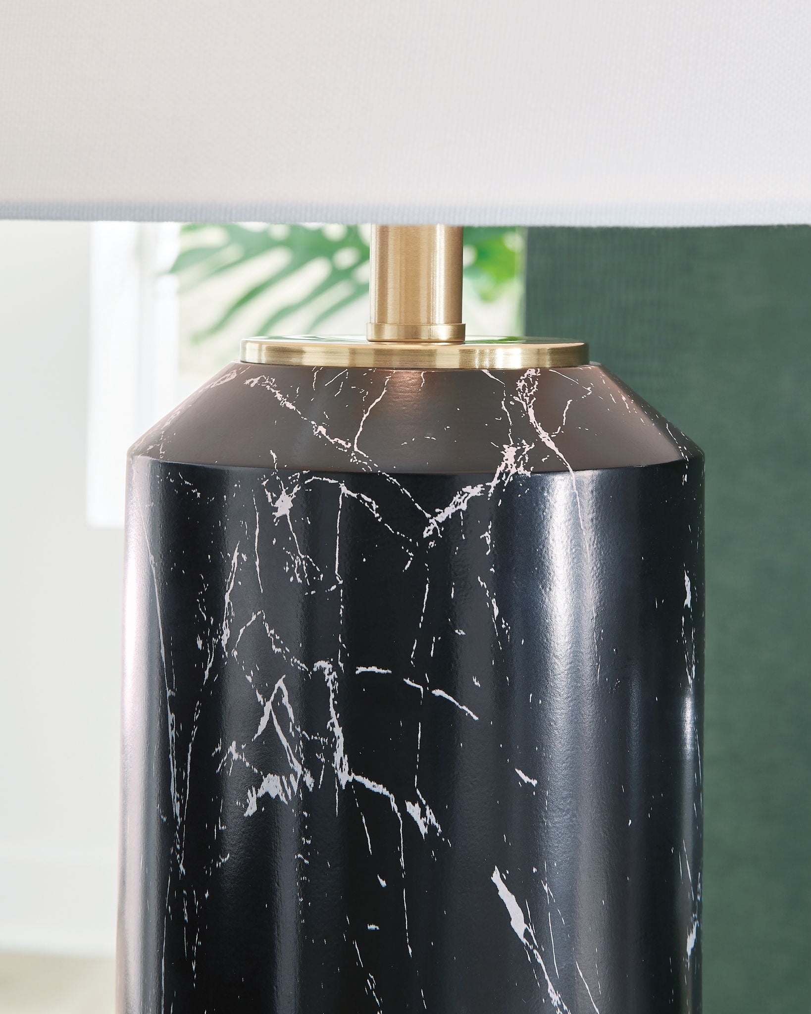 Hanzila - Poly Table Lamp - Black / Gold Finish