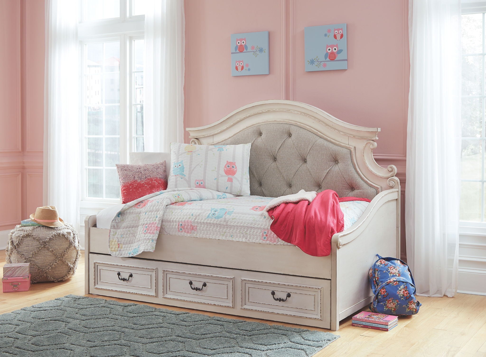 Realyn - Twin Day Bed with Storage - Chipped White
